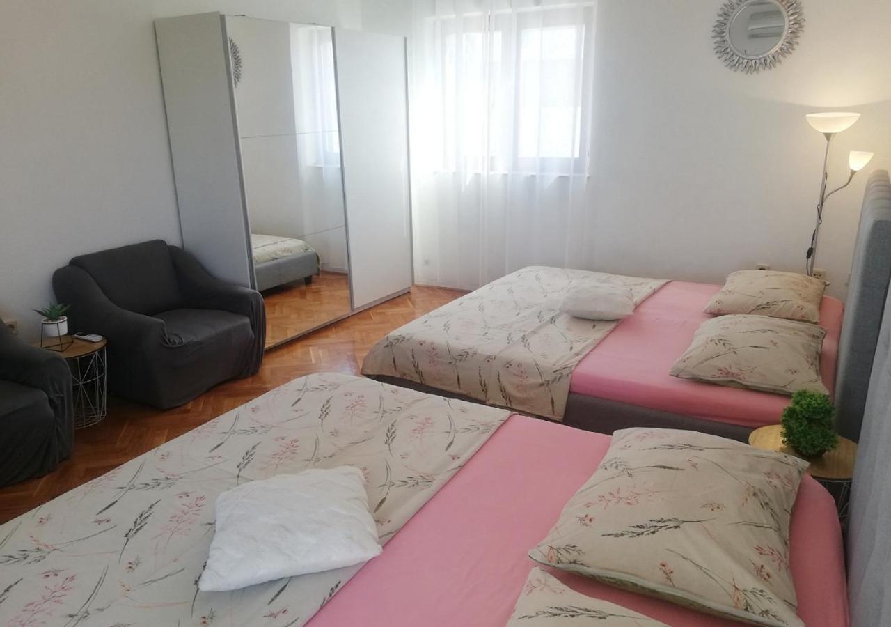 Apartment With Heated Pool And Sea View Трогир Экстерьер фото